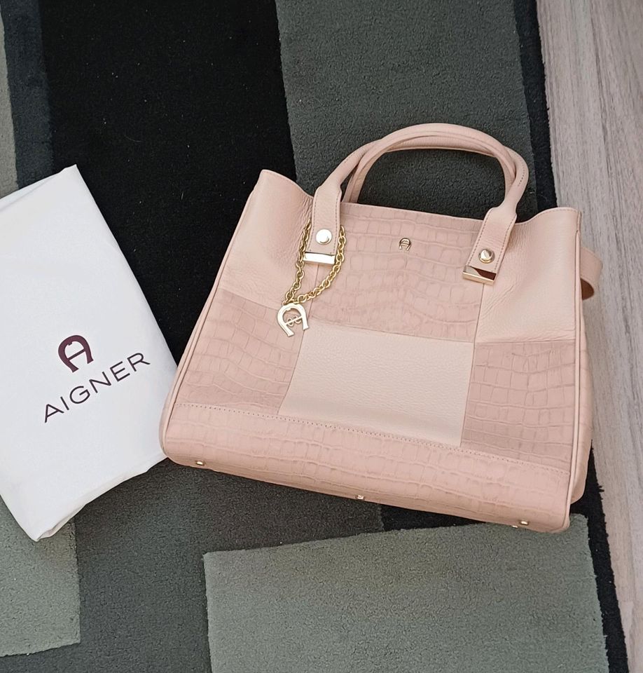 Damen-Handtasche von Aigner NEU in Kassel