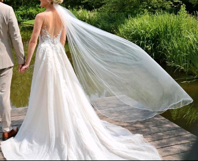 Brautkleid / Hochzeitskleid in Wiefelstede