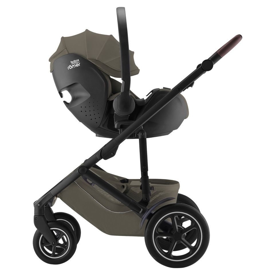 Britax Römer SMILE 5Z - 3in1 Kinderwagen-Set - Urban Olive LUX - inkl. Babywanne + Sportsitz + BABY-SAFE PRO + XXL-Zubehörpaket - NEU in Fulda