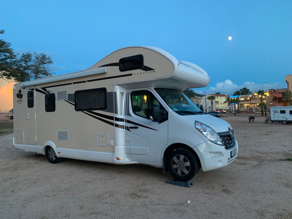 Vermiete Wohnmobil mit Alkoven Canada AS in Sulzburg