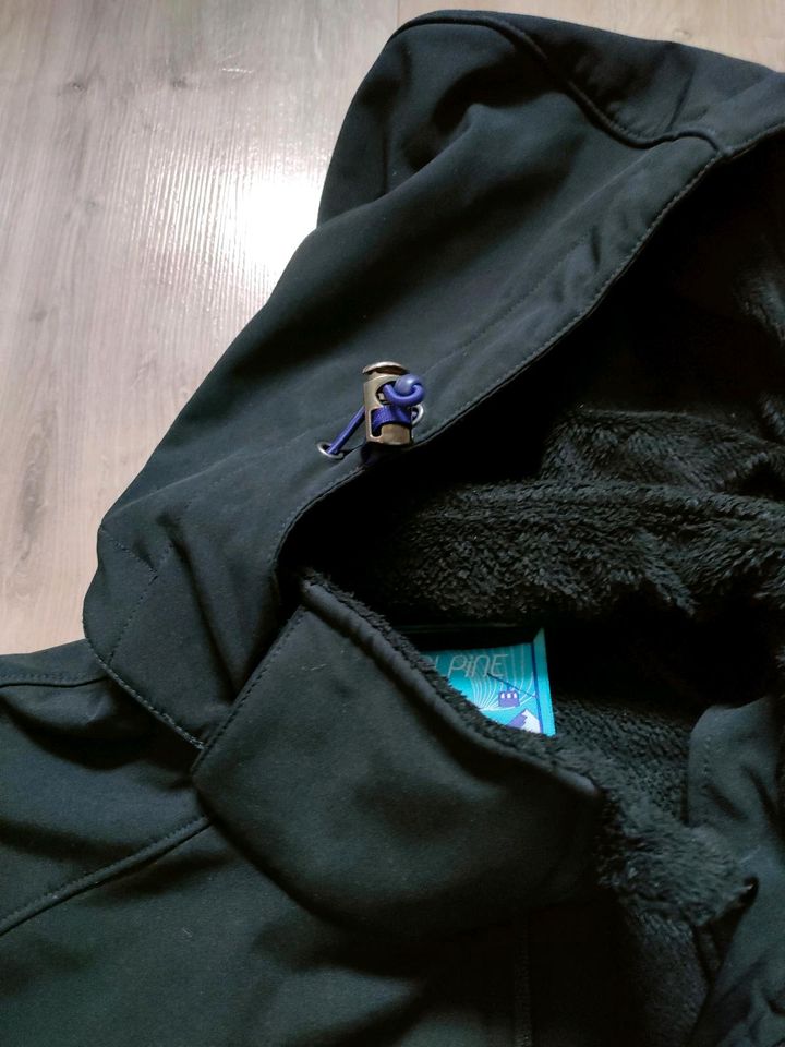 TVM gefütterte Laufjacke Sportjacke Damen schwarz Gr. M in Espenau