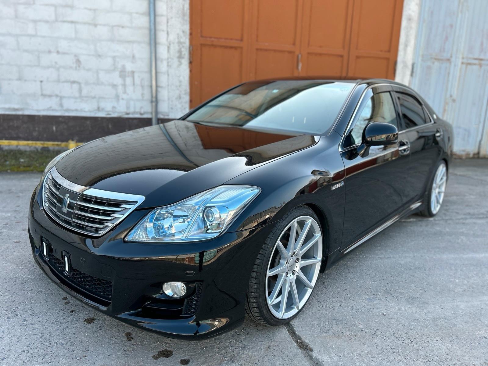 Abbildung des Autos Toyota Crown 3.5 V6