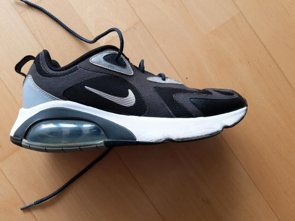 Nike Air Max Gr. 41 schwarz in Salzkotten