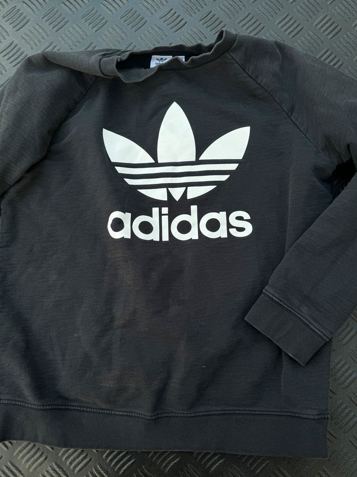 Adidas Sweatshirt in Nürnberg (Mittelfr)