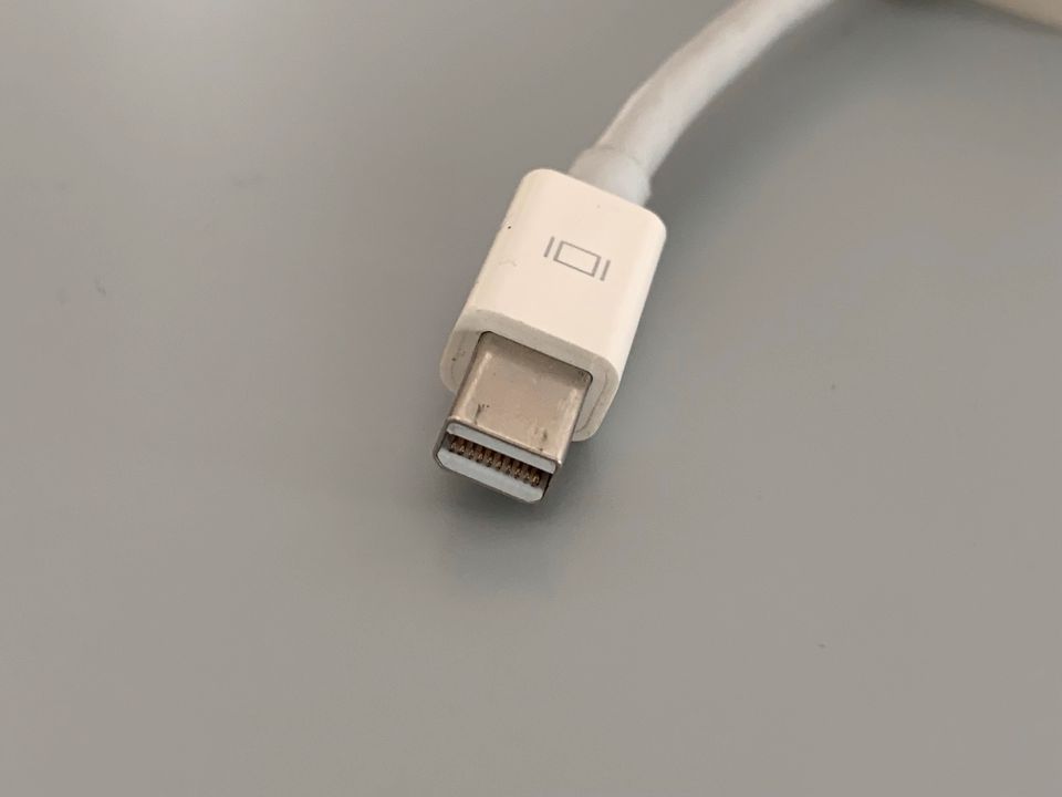 Apple Mini-DP DVI Adapter in Hamburg
