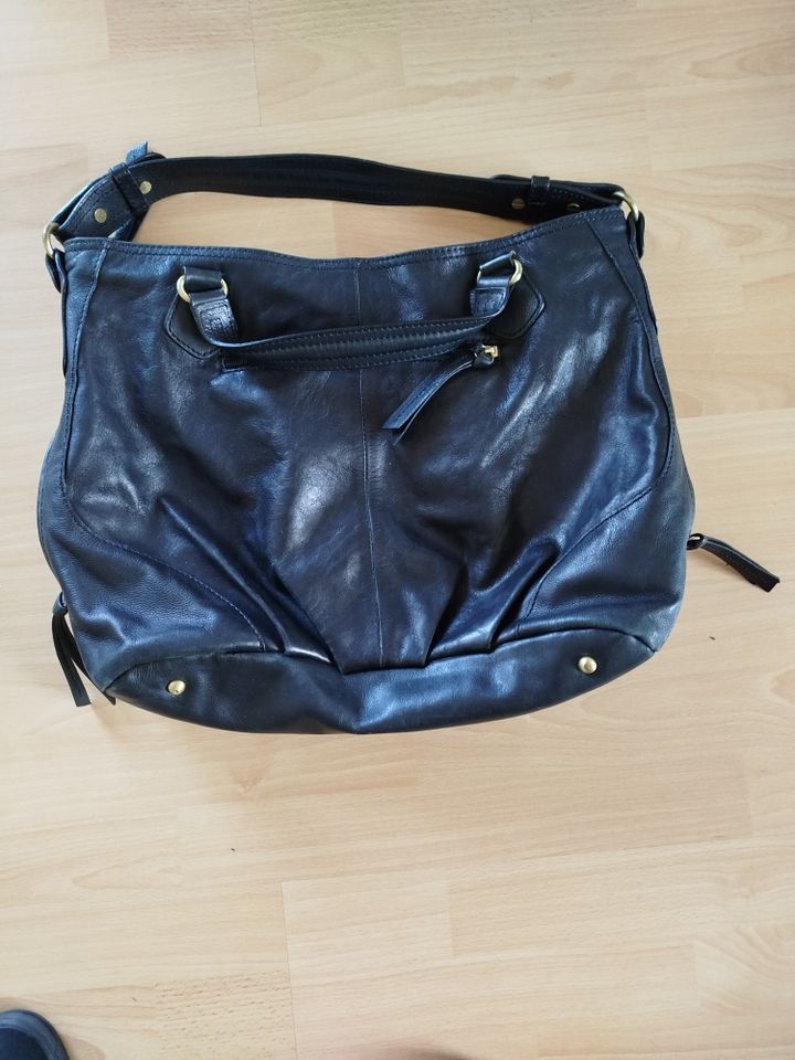 Leder Handtasche in schwarz - siehe Bilder !! Versand möglich !! in Leipzig