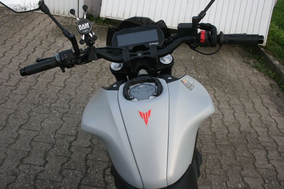 Verkauft wird hier mein erstes Motorrad Yamaha  aus erst Besitzt in Berlin
