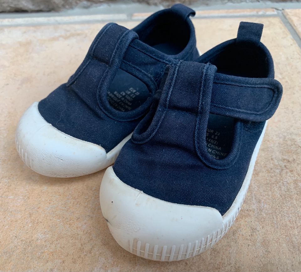 Kinderschuhe/ Hausschuhe/ Schuhe ♥️Gr 23 in Großobringen