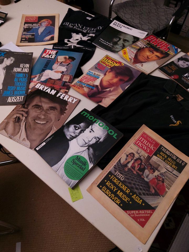 Brian Ferry Zeitschriften Polohemd etc. für Fans in Berlin