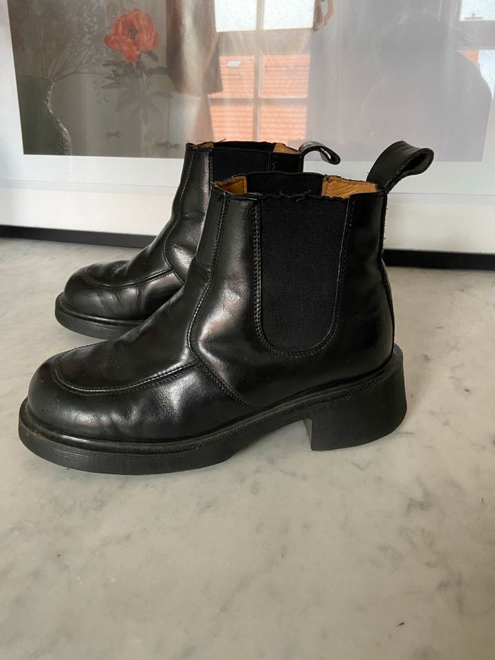 Original Dr. Martens Vintage Made in England Leder Chelsea Boots in Hamburg