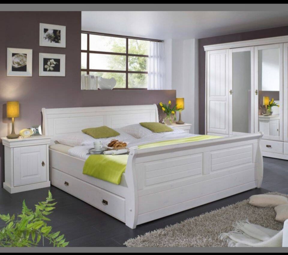 Schlafzimmer weiß gebeitzt hochwert Massivholz gut OP 5000€ in Fellbach
