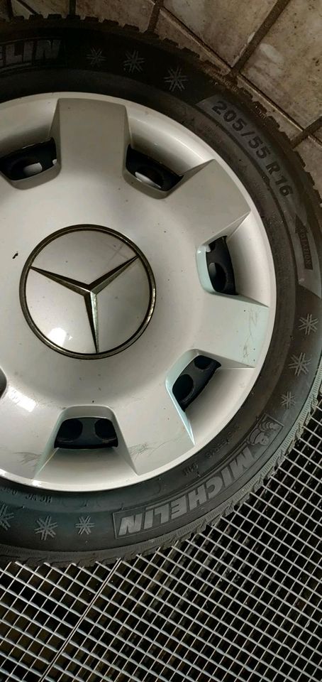 Mercedes 16 zoll Stahl Felgen mit Reifen in Schwaig