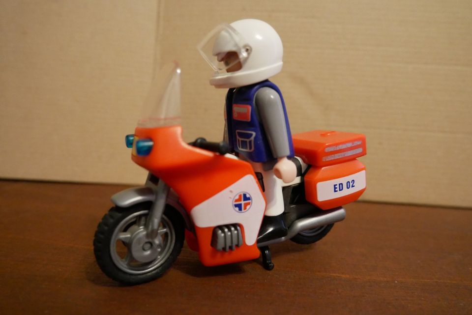 Polizei & Notarzt Motorrad-Set von Playmobil in Mainhausen