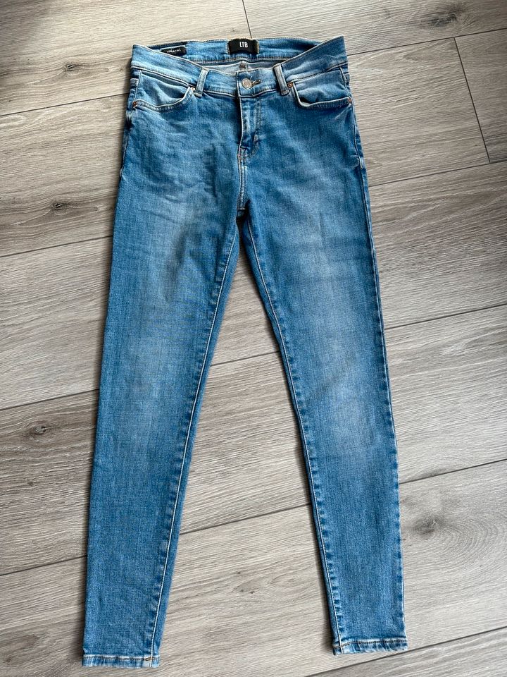 Jeans von LTB gr27 in Bochum