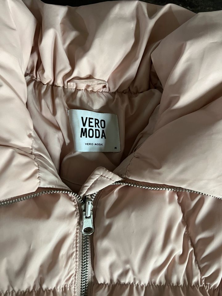 Vero Moda Mantel Jacke Daunen Gr.M in Iserlohn