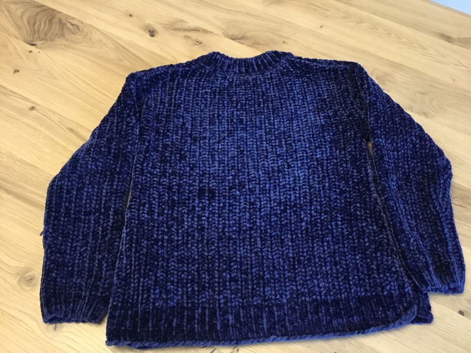 Kuscheliger dunkelblauer Langarm Pullover, Größe 134/140 Unisex in Georgsmarienhütte