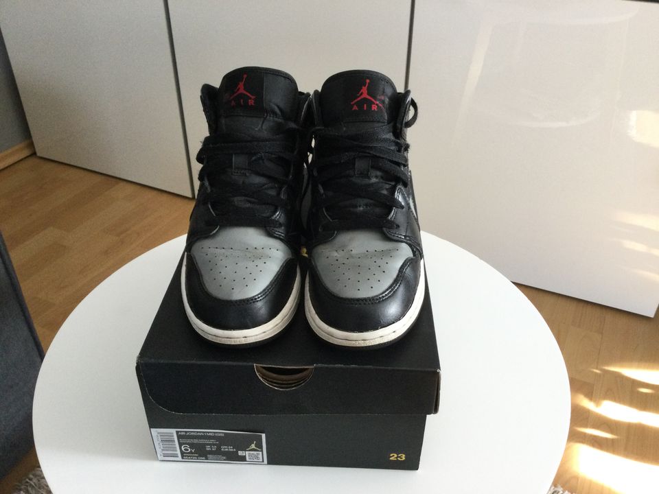 Nike Air Jordan 1Mid high Gr. 38,5 in Nienhagen MV