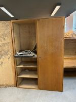 Schrank Holz - Zu Verschenken - SELBSTABHOLUNG 19.09 München - Maxvorstadt Vorschau