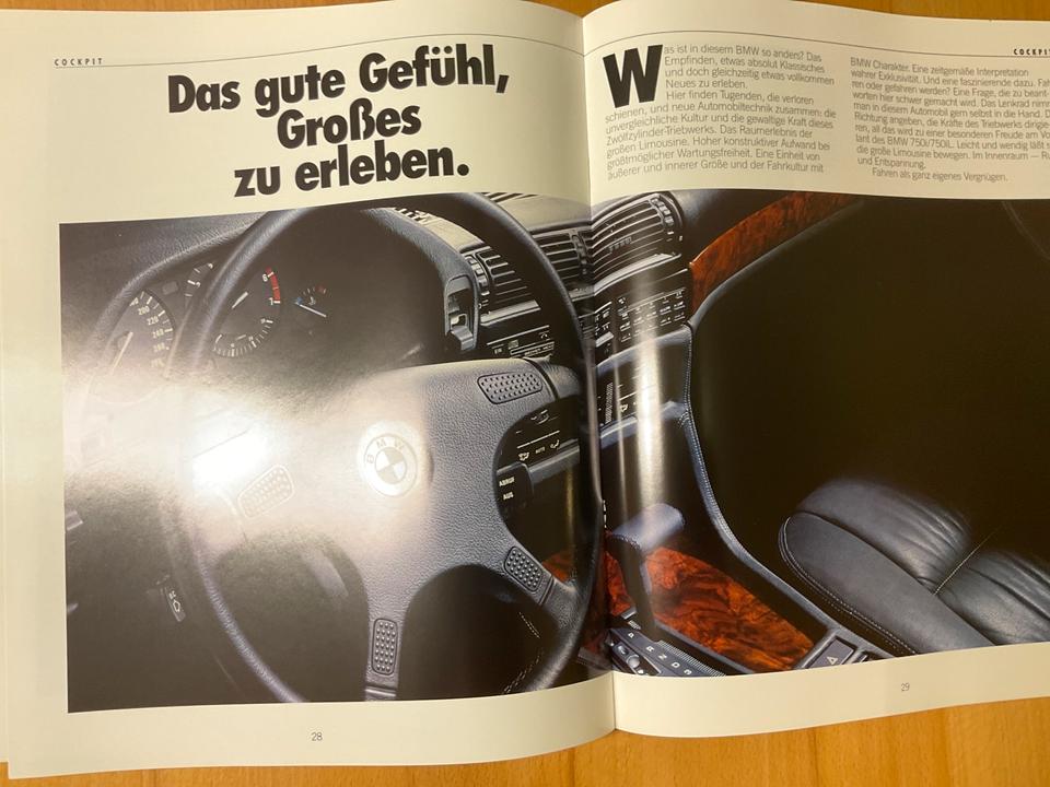 BMW Prospekt 750i / iL E23 von 1987 aus Sammlung Top Zustand in Nandlstadt
