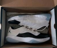 Nike AIR JORDAN XI CMFT low weiß / schwarz 48,5 US14 Bonn - Niederholtorf Vorschau