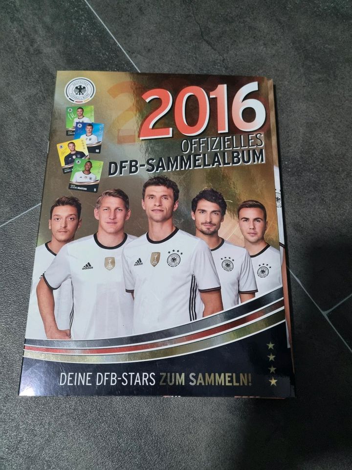 DFB Sammelalbum 2020 und 2016 in Bielefeld