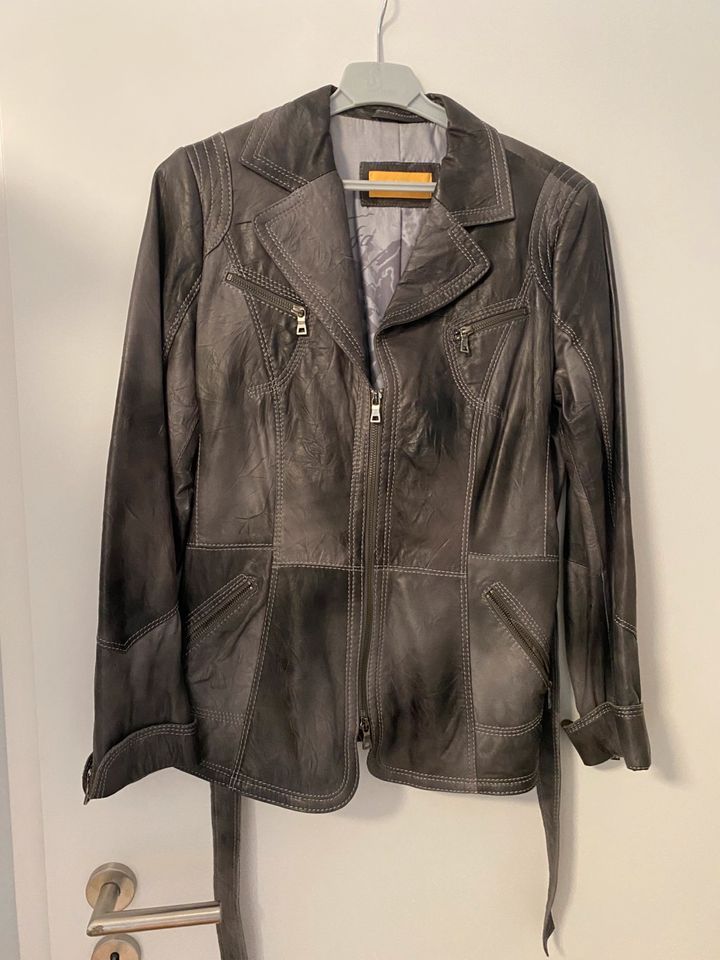 Lederjacke grau- meliert Gr.,40 in Hemmingen