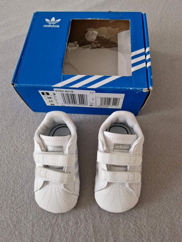 Babyschuhe, Krabbelschuhe, Adidas Superstar Crib, 17, weiß-holo in Ludwigshafen