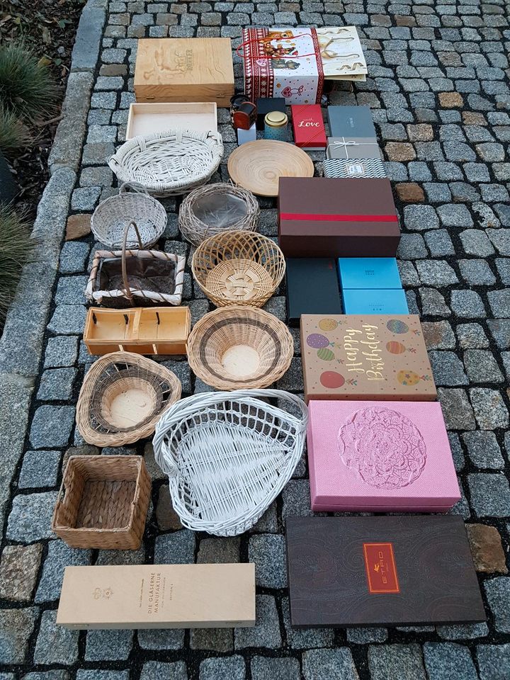 Geschenke - Verpackungen: Holzkörbe, Holzkisten, Kartons, Tüten in Freital