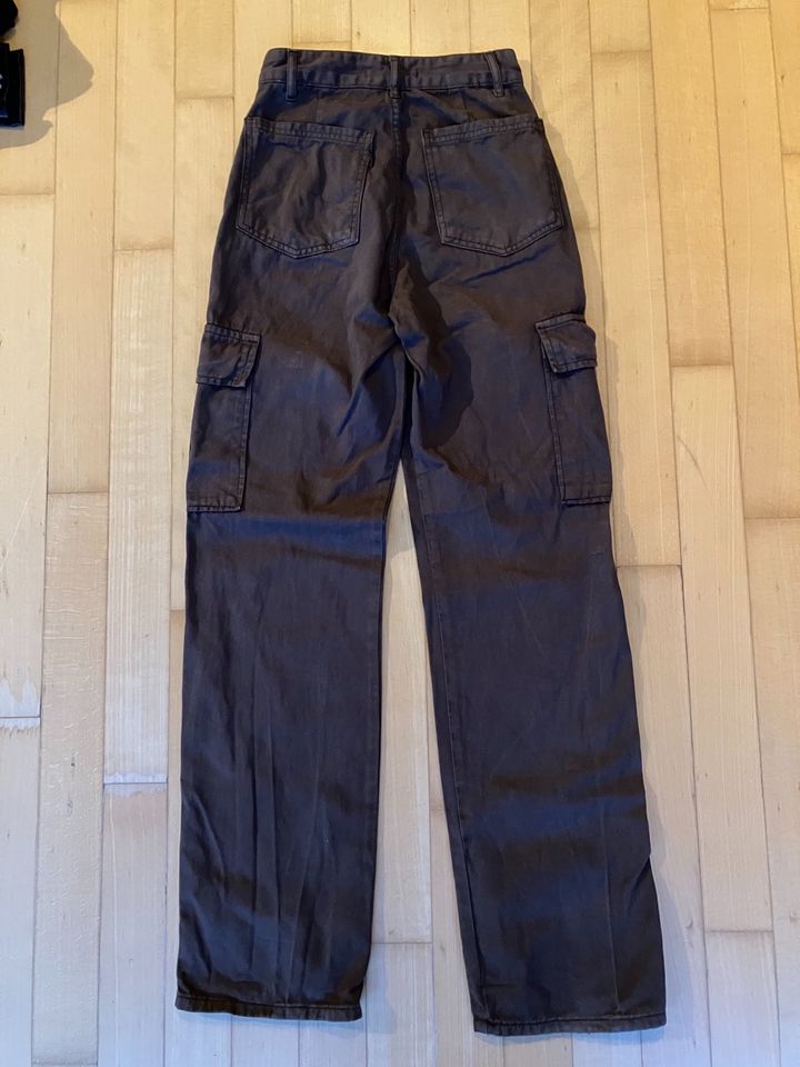 Stradivarius Hose Cargohose Braun Gr. 32 XXS in Groß-Zimmern