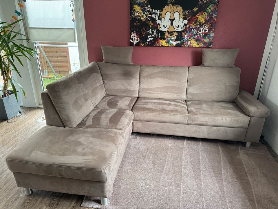 Couch in L-Form in Nauort