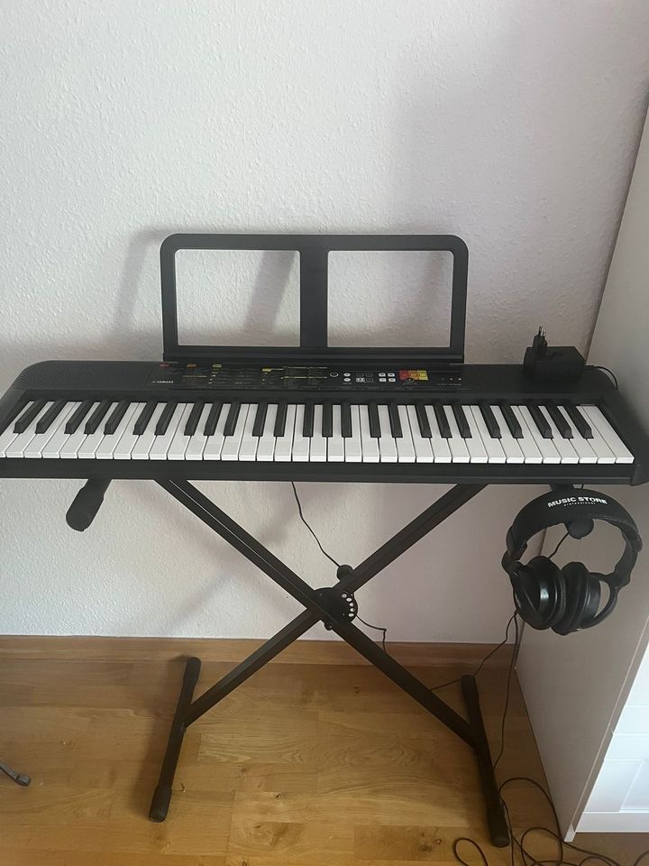 Keyboard / Klavier wie neu YAMAHA in Overath