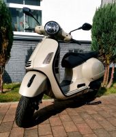 Vespa / Gts 300 / Classic / Modell 2024 Hessen - Kaufungen Vorschau