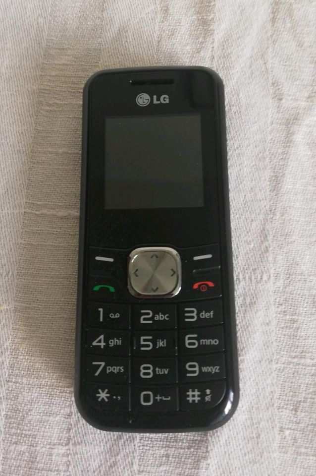 LG Handy e068 - Topzustand in Nürtingen