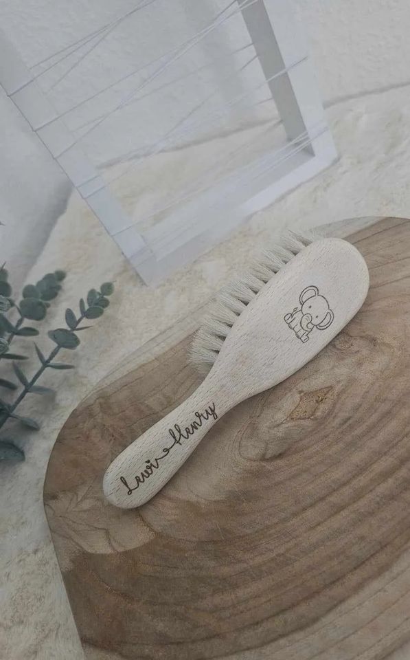 Babygeschenk Babyhaarbürste mit Lasergravur in Lünen