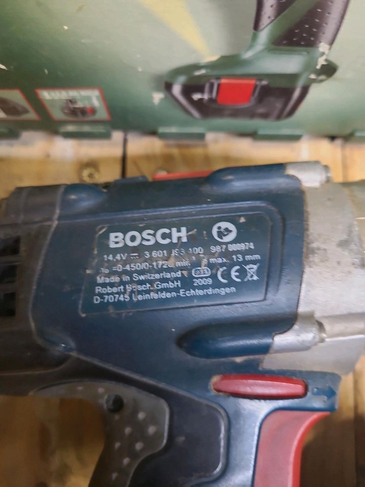 Bosch Akkuschrauber 14,4V ohne Bohrfutter läuft super + Zubehör in Schloßvippach