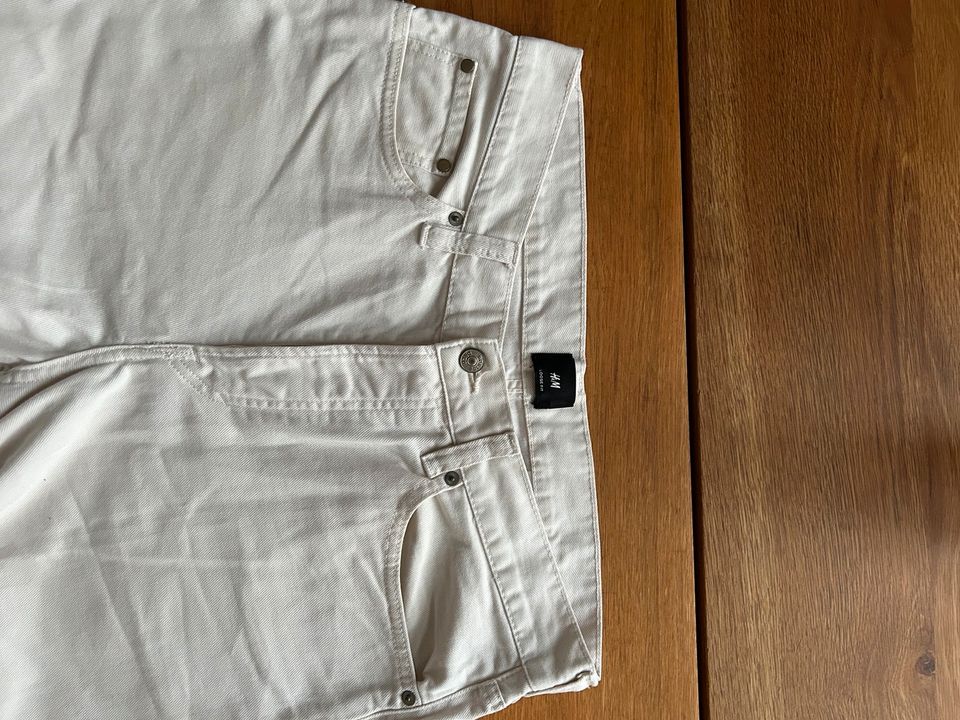 H&M Hose, weiß, Loose fit , EUR 32, HM, oversized in Lübeck