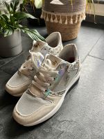 Wunderschöne Turnschuhe Sneaker silber Glitzer Puma Größe 40/41 Nordrhein-Westfalen - Kerpen Vorschau