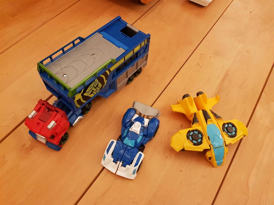 3x Hasbro Transformers Anhänger Optimus Prime Bumblebee Barricade in Illingen