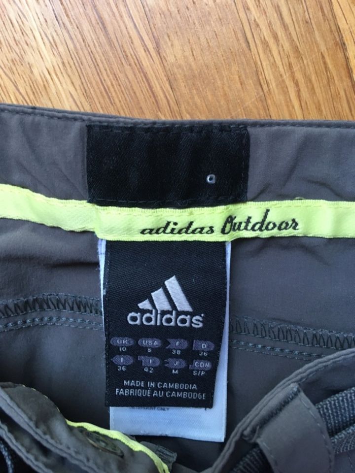 Adidas-Wanderhose in Gundelfingen