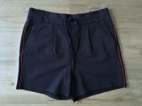 ONLY Shorts in Blau mit Seitenstreifen, Gr. M, NEU Nordrhein-Westfalen - Witten Vorschau