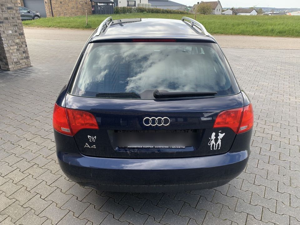 Audi A4 Kombi in Nideggen / Düren