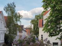 Beamtenpaar sucht 3 Zimmer Erdgeschosswohnung Niedersachsen - Oldenburg Vorschau