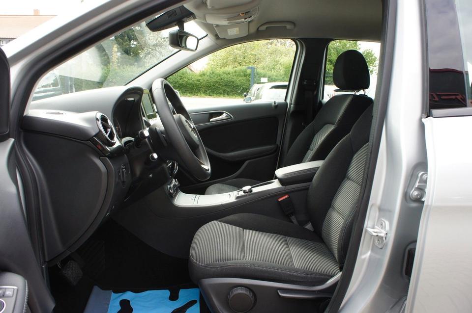 Mercedes-Benz B 180 7G-DCT Sports Tourer *LED*PDC*SHZ*KLIMA* in Dresden