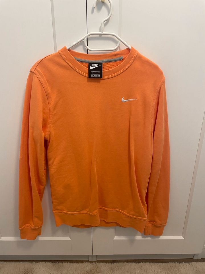 Nike Pullover orange Größe S in Reichertshofen