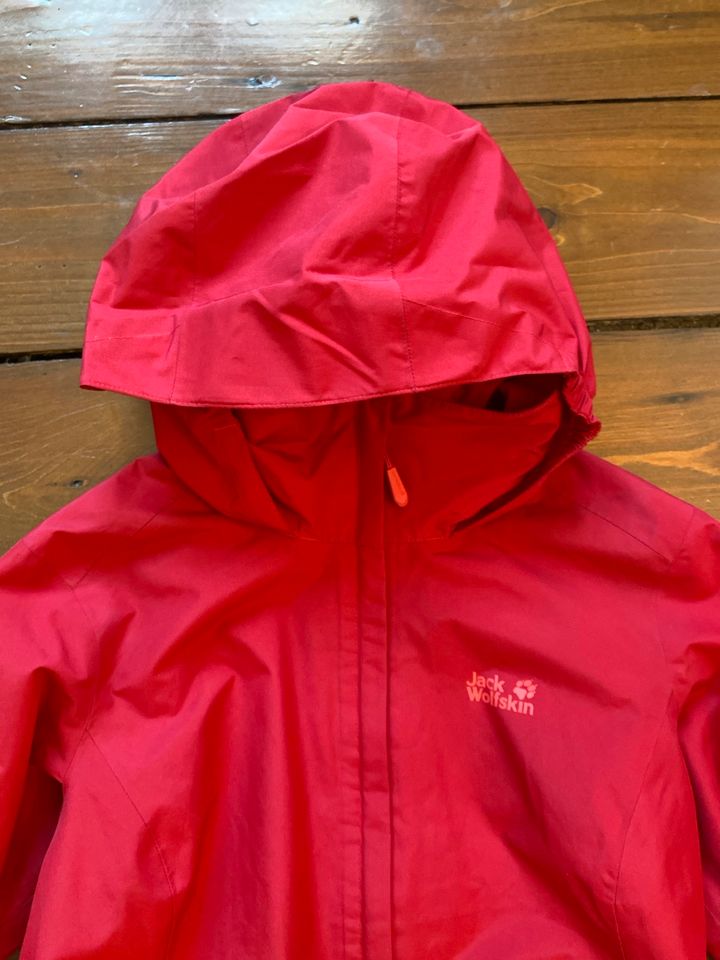 Rote Jack Wolfskin Regenjacke M in Frankfurt am Main