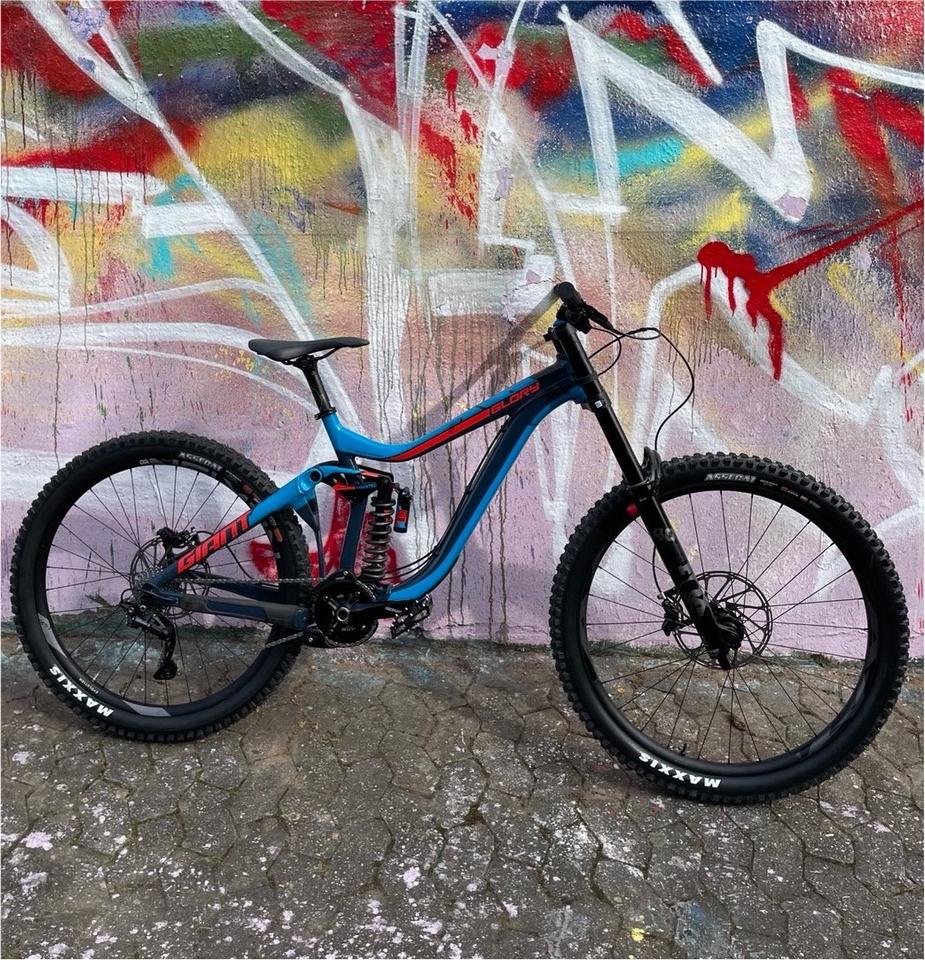 Giant Glory L Mullet 29/27,5Zoll  FOX Downhill Rad Neuaufbau in Wiesbaden