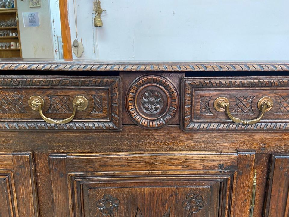 Antike Anrichte bretonisch Sideboard Wohnzimmer Schrank in Völklingen