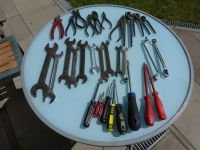 30 Teile Werkzeug: Zangen, Schraubenschlüssel, Schraubendreher Bremen - Vegesack Vorschau
