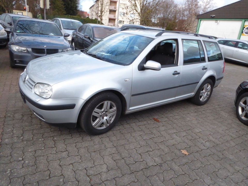 Volkswagen Golf 1.6 FSI Comfortline Variant in Minden