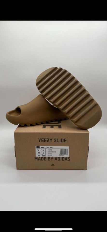 Adidas Yeezy Slide Ochre / EU 42 in Passau